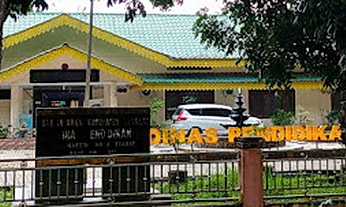 Belum tuntas persoalan hukum kasus suap/korupsi dan maladministrasi seleksi pengadaan PPPK yang menjerat beberapa oknum pejabat di Dinas Pendidikan Langkat, kini instusi pendidikan tersebut kembali menuai sorotan masyarakat.