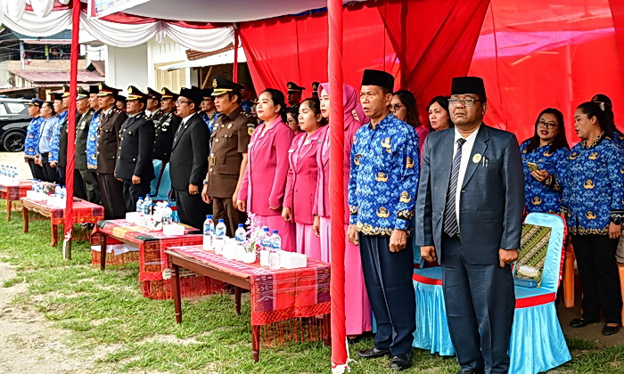 Pemkab Samosir menggelar Upacara Peringatan Hari Kesaktian Pancasila Tahun 2024. Upacara dipimpin Kapolres Samosir Yogie Hardiman di Tanah Lapang Pangururan, Selasa (1/10/2024).