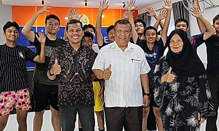 Sekolah Menengah Atas (SMA) Negeri 4 Medan adalah salah satu sarang para atlet pelajar yang ada di Sumatera Utara. Terdapat 17 atlet pelajar dengan berbagai event daerah, provinsi maupun tingkat nasional.