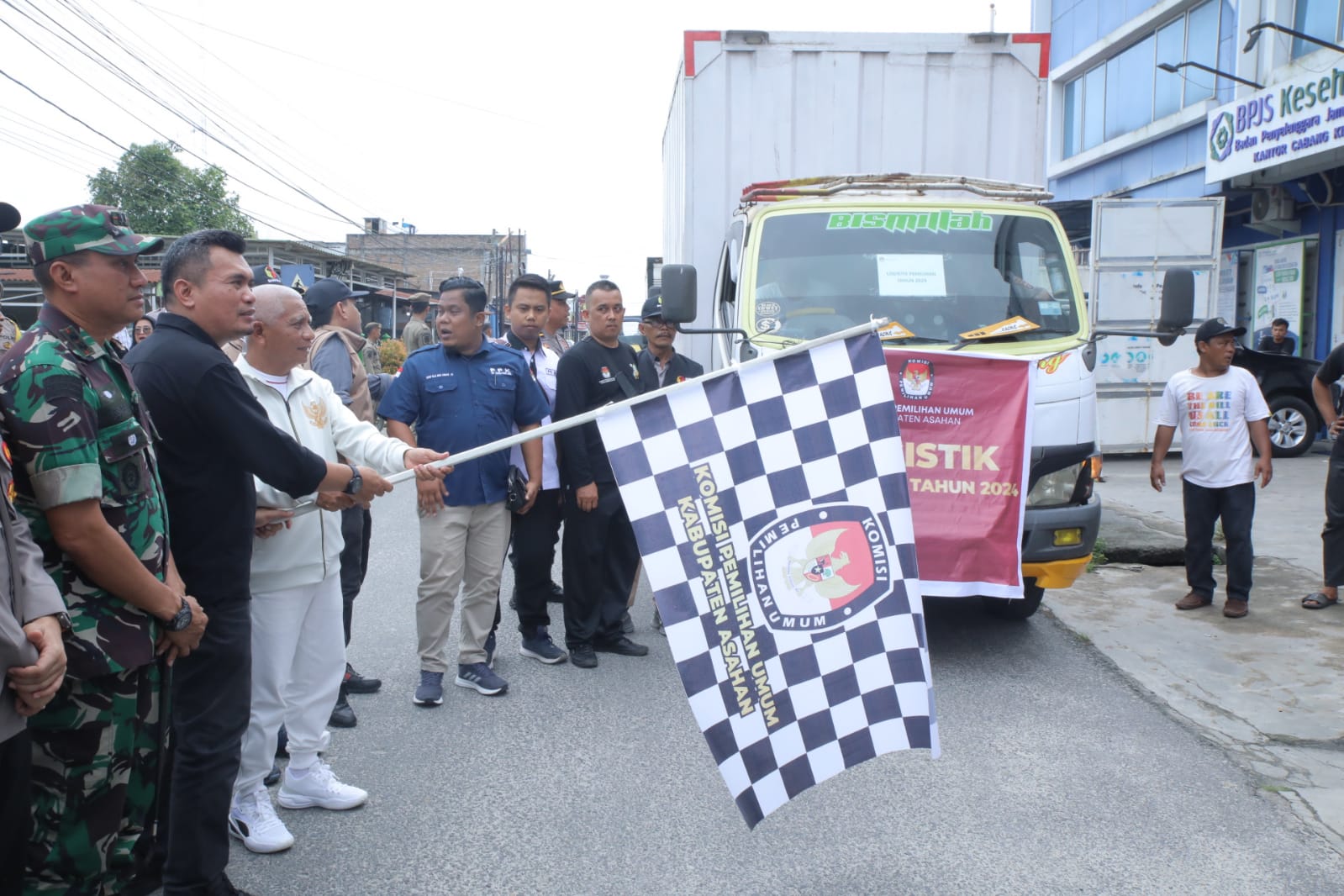 Pemerintah Kabupaten Asahan dibawah kepemimpinan Bupati Asahan H Surya BSc dan Wakil Bupati Asahan, Taufik Zainal Abidin SSos MSi mendukung sepenuhnya pelaksanaan Pilkada serentak yang akan dilaksanakan tanggal 27 November 2024.