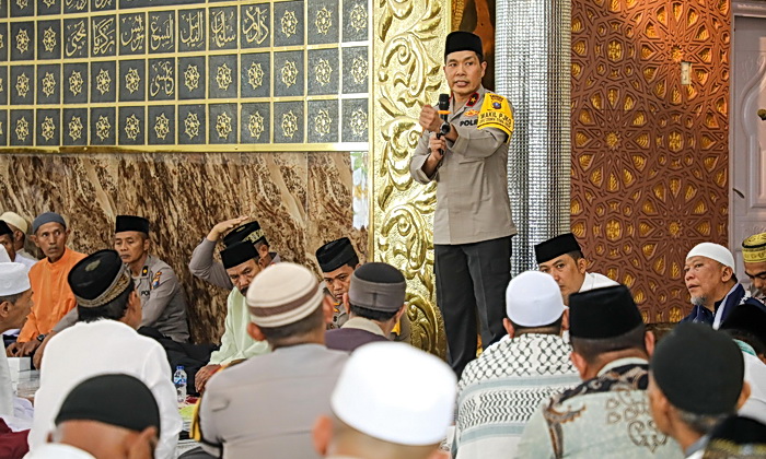 Wakapolda Sumut Brigjen Pol Rony Samtana, mengunjungi Masjid Al-Munawaroh di Desa Siparepare, Kecamatan Air Putih, Kabupaten Batubara, Jumat (1/11/2024).