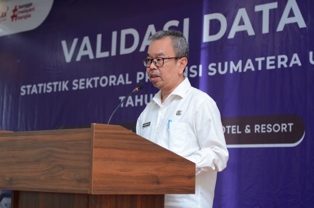 Sekretaris Dinas Achmad Yazid Matondang mewakili Kepala Dinas Kominfo Provinsi Sumut Ilyas Sitorus membuka acara Validasi Data Statistik Sektoral Provinsi Sumut tahun 2024 di Pancur Gading Hotel & Ressort Delitua Deliserdang, Rabu (4/12). 