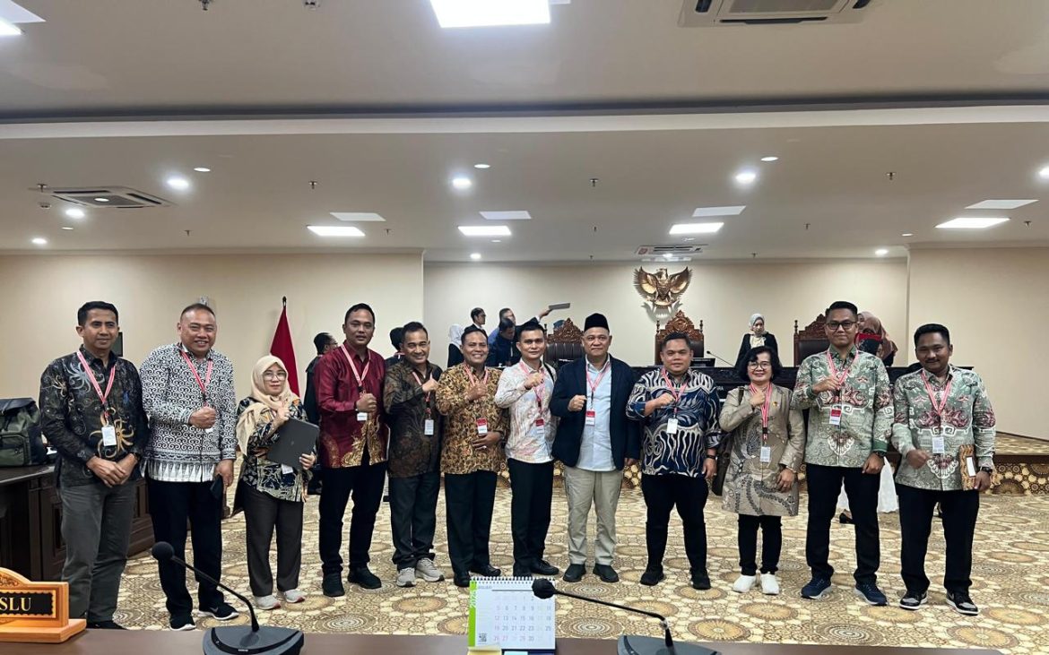Mahkamah Konstitusi mulai menggelar sidang Pendahuluan Perselisihan Hasil Pemilihan Umum Tahun 2024 yang akan berlangsung sejak tanggal 8 hingga 16 Januari 2025 .
