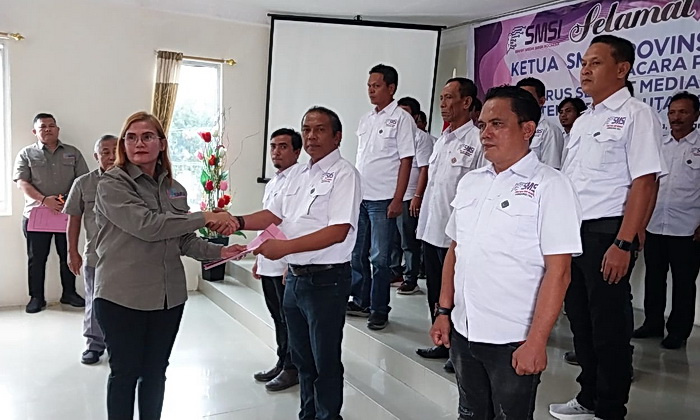 Pengurus SMSI Kabupaten Tapanuli Utara (Taput) Periode 2025-2028 dilantik, Selasa (12/3/2025), di Aula Hotel Perdana Tarutung. Pelantikan tersebut dipimpin Ketua SMSI Sumut Erris J Napitupulu.