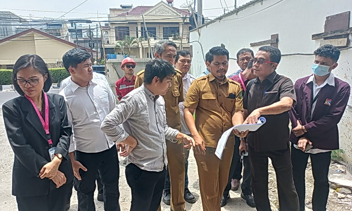 RSIA Stella Maris Jalan Juanda Medan jadi sorotan anggota dewan terkait dengan persoalan izin rumah sakit hingga area parkir.
