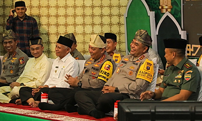 Kapolri Jenderal Listyo Sigit Prabowo melaksanakan Safari Ramadan ke Masjid Raya Al Mashun Medan, Sabtu (22/3/2025)
