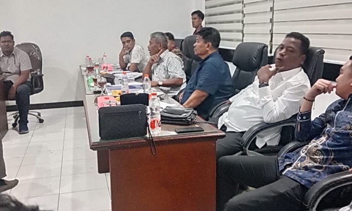 DPRD Labuhanbatu menggelar Rapat Dengar Pendapat (RDP) di Ruang Rapat Komisi III Lantai 2 Gedung DPRD Jalan SM Raja Rantauprapat, Kamis (17/4/2025).