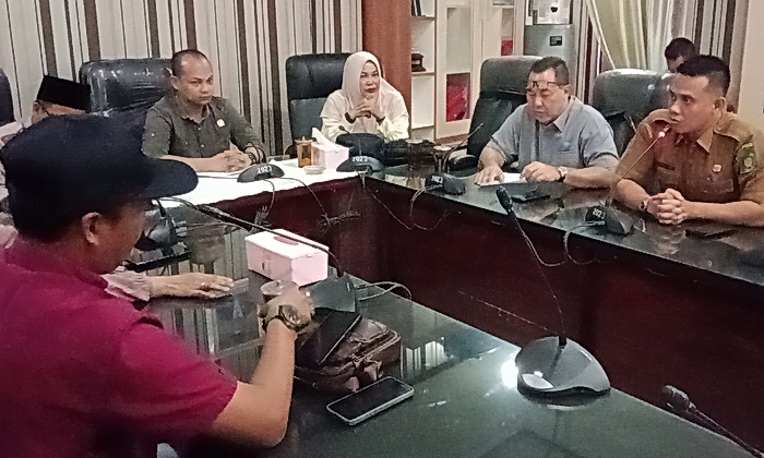 Berulangnya ribut-ribut terkait permasalahan perbaikan jalan di Desa Pangkalan Siata Kecamatan Pangkalan Susu yang dianggap tidak kunjung terealisasi, ternyata terungkap jika warga di kawasan tersebut tergolong tidak patuh terhadap pembayaran retribusi/pajak.