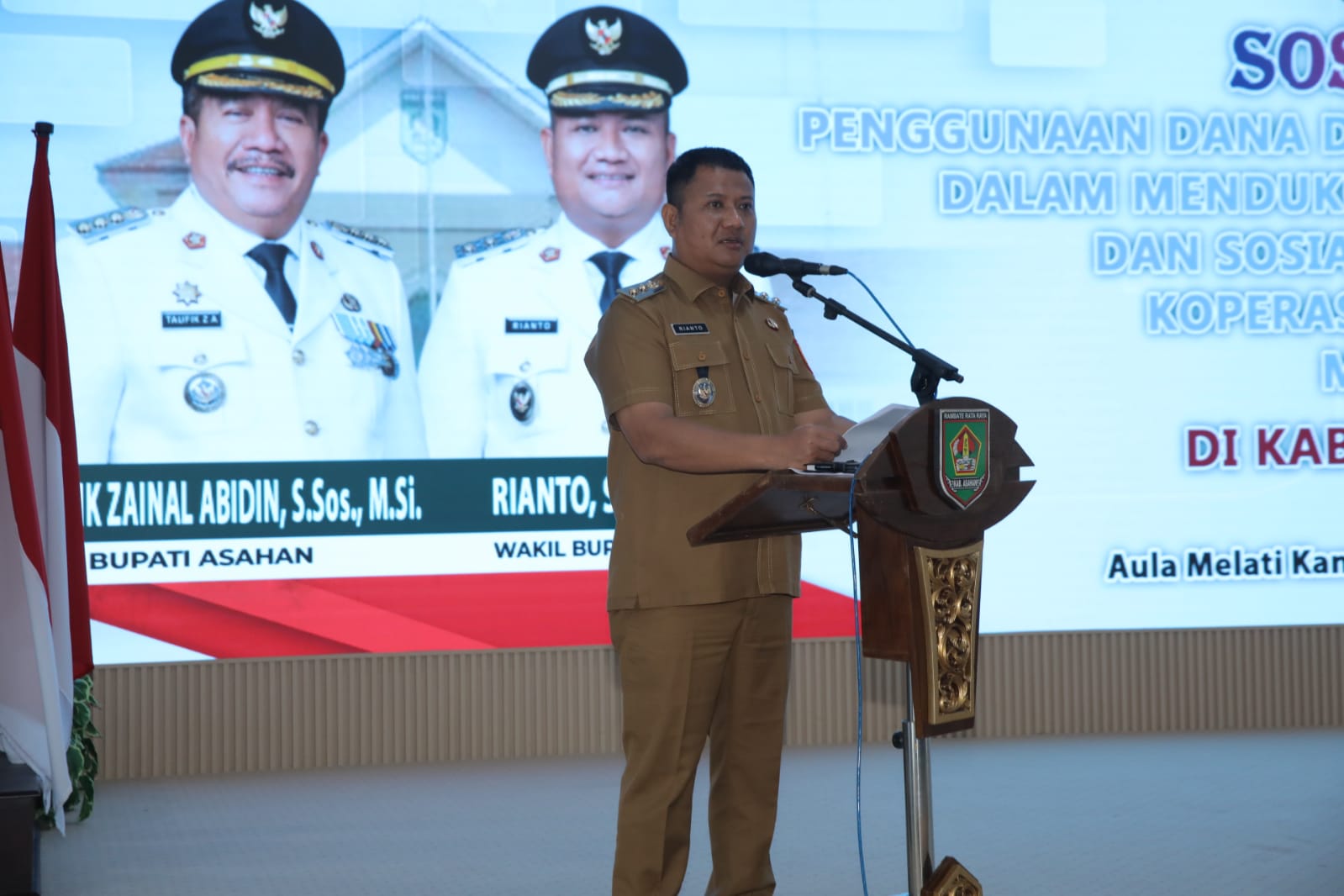 Wakil Bupati Asahan Rianto SH MAP buka sosialisasi pembentukan Koperasi Desa Merah Putih di Aula Melati, Senin (5/5/2025)