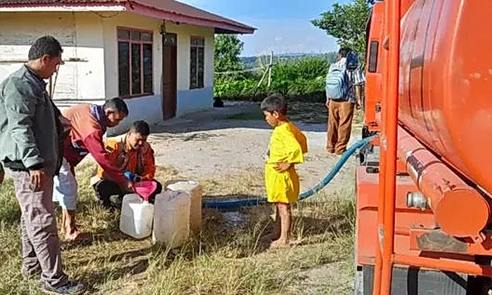 Dukung ketahanan dan swasembada pangan, Pemerintah Kabupaten Humbahas melalui BPBD (Badan Penanggulangan Bencana Daerah) bekerjasama dengan Desa Hutasoit I Kecamatan Lintongnihuta dalam penanganan JUT (Jalan Usaha Tani).