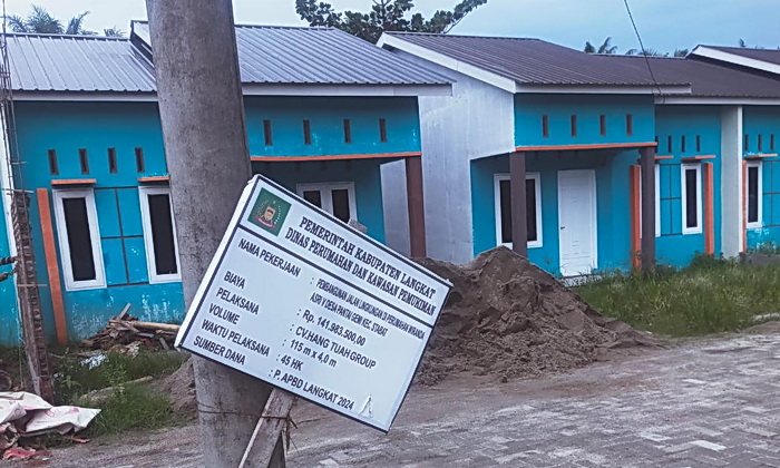 Dinas Tata Ruang dan Pemukiman (Tarukim) Langkat terus menjadi sorotan. Selain indikasi memberikan puluhan paket proyek kepada sosok pejabat yang dekat dengan penguasa Kabupaten Langkat (tim sukses), juga banyak temuan kelebihan bayar dan kekurangan volume pekerjaan.