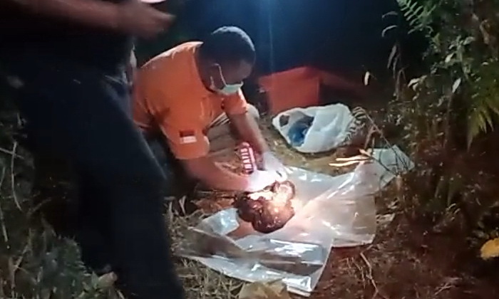 Penemuan sosok mayat bayi terbungkus plastik, sontak menghebohkan warga Jalan Karya Bakti Kelurahan Ujung Bandar, Kecamatan Rantau Selatan, Rantauprapat, Labuhanbatu, Rabu (14/5/2025), bekisar pukul 17.30 WIB.