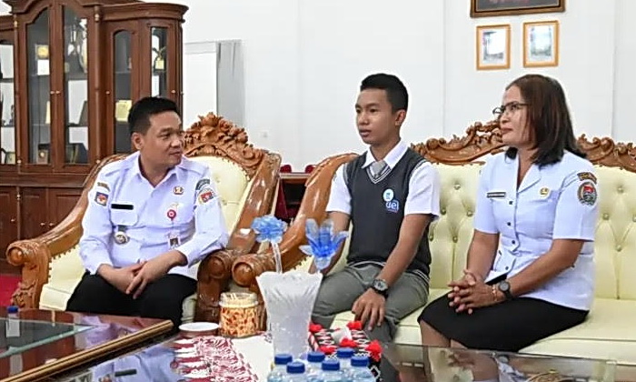 Bupati Humbang Hasundutan Dr Oloan P Nababan menerima audiensi William Pandapotan Sirait, Rabu (21/5/2025).