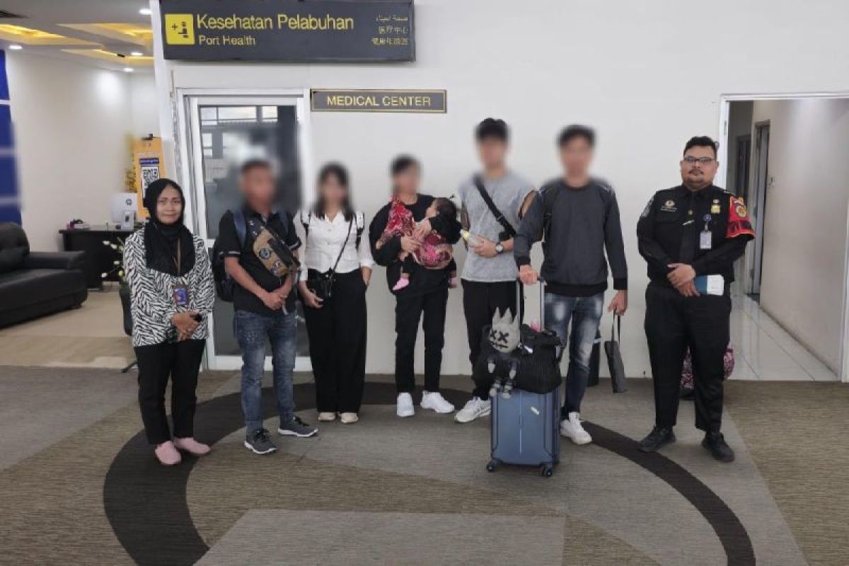 petugas imigrasi medan gagalkan