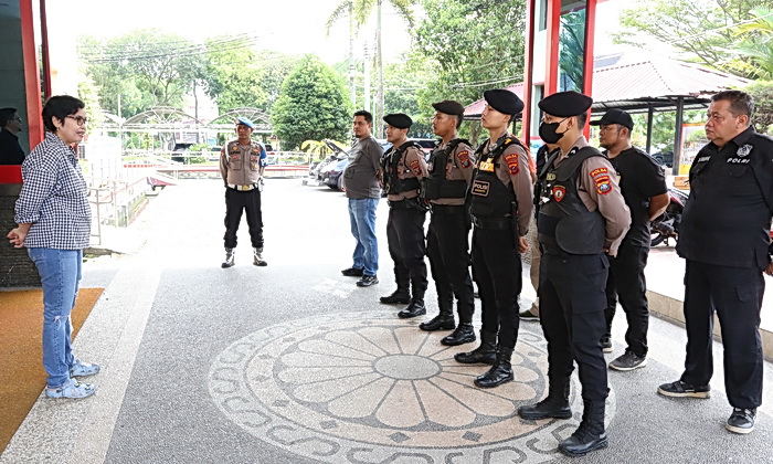 Kepolisian di jajaran Polda Sumatera Utara terus mengintensifkan pemberantasan aksi premanisme dan pungutan liar (pungli) melalui Operasi Pekat Toba 2025.