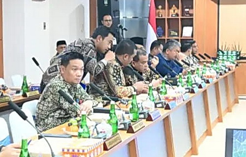 Bupati Humbahas Dr Oloan P Nababan bersama Asisten Administrasi Umum Tua Marsatti Marbun serta Plt Kepala BPKPD Resva Panjaitan, menghadiri Rapat Umum Pemegang Saham Luar Biasa (RUPS LB) PT Bank Sumut.