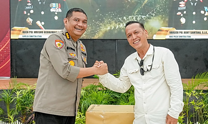 Kapolda Sumatera Utara Irjen Pol Whisnu Hermawan Februanto menggelar kegiatan silaturahmi bersama wartawan Sumut di Aula Tribrata Mapolda Sumut, Kamis (5/6/2025)
