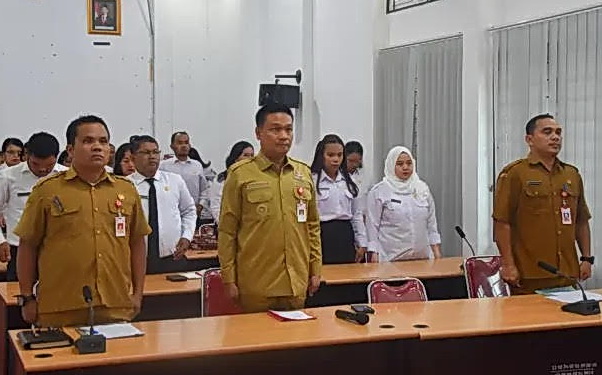 Bupati Humbang Hasundutan Dr Oloan P Nababan membuka Orientasi Pegawai Pemerintah dengan Perjanjian Kerja (PPPK) yang dilaksanakan melalui video conference (vidcon), Selasa (15/7/2025).