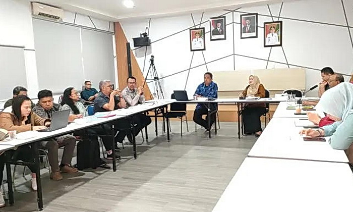 Pemkab Humbang Hasundutan diwakili Kepala Bappelitbangda Humbahas Pahala H Lumbangaol melaksanakan Fasilitasi Rancangan Peraturan Kepala Daerah tentang Rencana Kerja Pemerintah Daerah (RKPD) Humbang Hasundutan Tahun 2026.