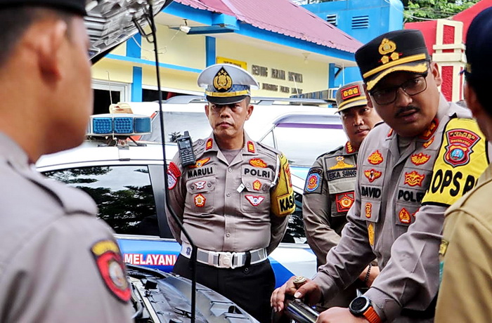 Kapolres Langkat AKBP David Triyo Prasojo SH SIK MSi memimpin Apel Gelar Pasukan di Halaman Mako Polres Langkat, Senin (14/07/2025), sekira pukul 08.00 WIB s/d selesai.