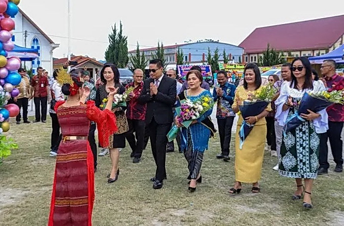 Pemkab Humbahas merayakan Hari Anak Nasional (HAN) dengan penuh semangat di Lapangan Merdeka, Kecamatan Doloksanggul, Jumat (25/7/2025).