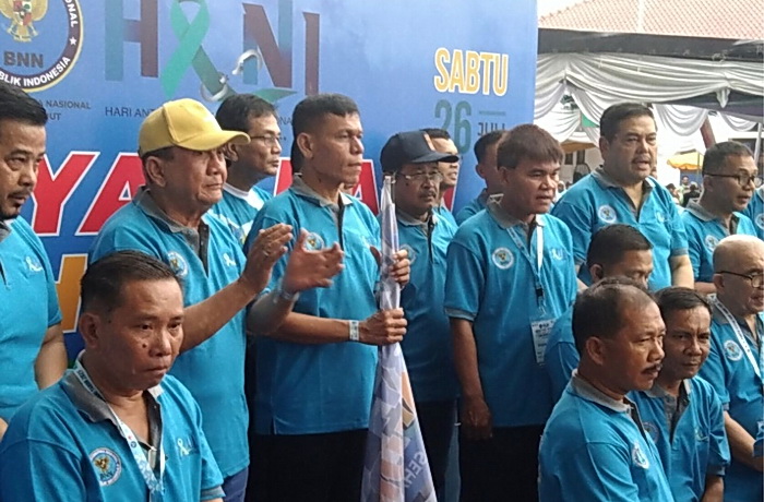 Kepala Badan Narkotika Nasional Provinsi Sumatera Utara (BNNP Sumut) Brigjen Pol Drs Toga H Panjaitan, melepas 4.000 peserta jalan santai dalam rangka memperingati Hari Anti Narkoba Internasional (HANI) 2025, Sabtu (26/7/2025) pagi