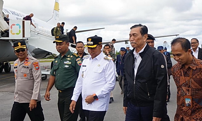 Ketua Dewan Ekonomi Nasional Luhut Binsar Panjaitan menganjurkan Bupati sekitar Kawasan Danau Toba agar menjalinkerjasama yang baik untuk memajukan pariwisata.