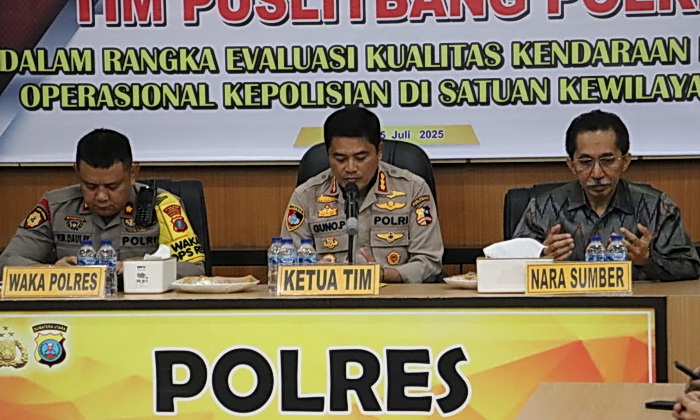 Tim Pusat Penelitian dan Pengembangan Kepolisian Negara Republik Indonesia (Puslitbang Polri) melaksanakan kunjungan kerja (kunker) ke Polres Langkat dalam rangka penelitian bertajuk 'Evaluasi Kualitas Kendaraan Dinas Operasional Kepolisian di Satuan Kewilayahan', Selasa (15/7/2025).