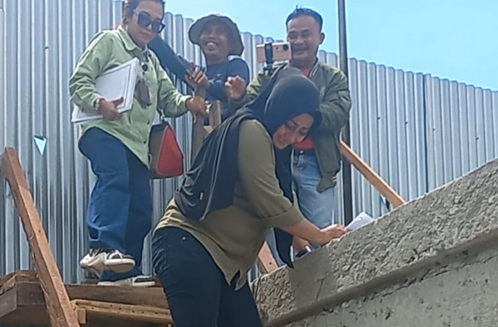 Ketua Komisi IV DPRD Medan Paul Mei Anton Simanjuntak SH mengecam keras tindakan PT Kawasan Industri Medan (KIM) yang membangun tembok beton di kawasan pemukiman warga