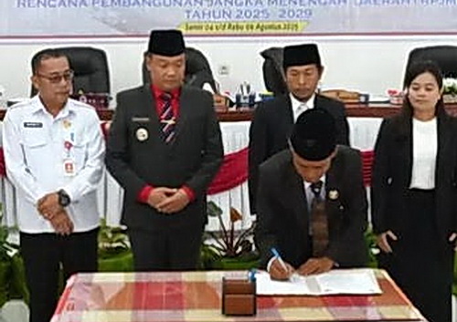 Ranperda (Rancangan Peraturan Daerah) tentang RPJMD (Rencana Pembangunan Jangka Menengah Daerah) Humbang Hasundutan (Humbahas) Tahun 2025-2029 ditetapkan menjadi Perda (Peraturan Daerah)