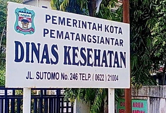 Pelaksanaan tender Proyek Pembangunan Laboratorium Kesehatan Masyarakat (Labkesmas) berbiaya Rp7,9 milliar bersumber dari APBD TA 2025 di Dinas Kesehatan Kota Pematangsiantar, diduga sarat muatan kolusi.