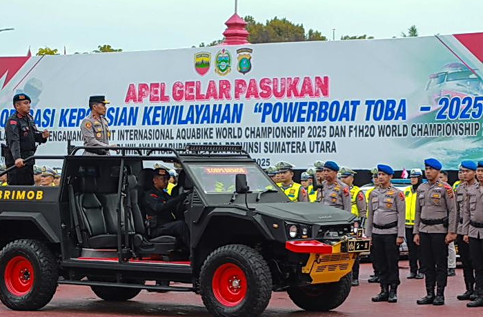 Polda Sumut menggelar Apel Gelar Pasukan Operasi Kepolisian Kewilayahan 'Powerboat Toba 2025', di Lapangan KS Tubun Mapolda Sumut, Senin (11/8/2025).
