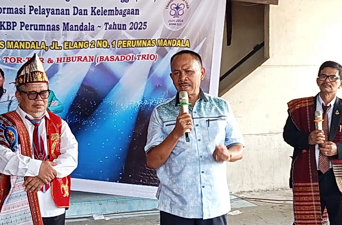 Kombes Pol (Purn) Dr Maruli Siahaan SH MH menghadiri Pesta Penggalangan Dana Gedung Sekolah Minggu dan Pesta Parheheon Naposobulung HKBP Perumnas Mandala Tahun 2025.