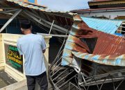 Hujan Deras Disertai Angin Kencang Robohkan Teras Masjid Al Inayatun Nayani
