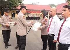 Kapolres Binjai Berikan Penghargaan 39 Personil Berprestasi