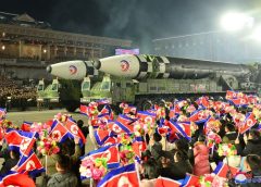 Kim Jong Un Kembali Pamer Rudal Paling Ganas di Parade Militer Korut