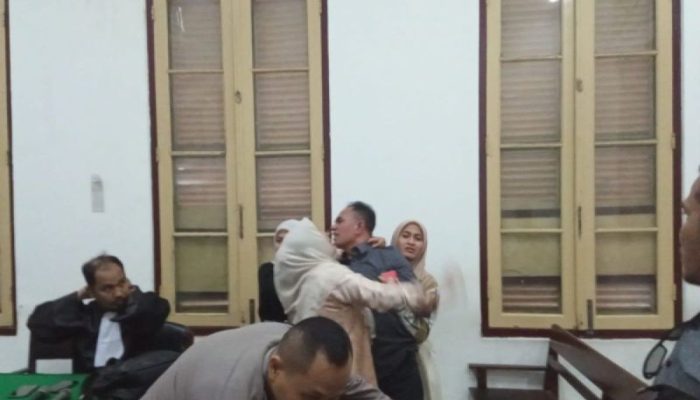 mantan kadis pmd padangsidimpuan memaki hakim