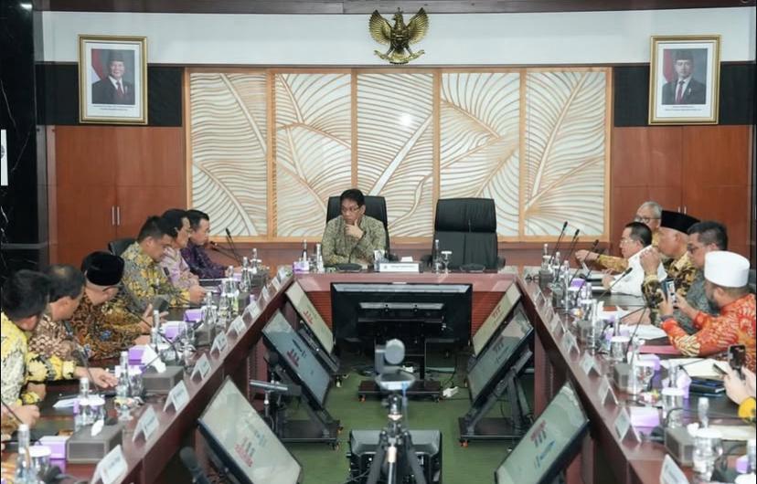 sebanyak 18 gubernur protes menkeu