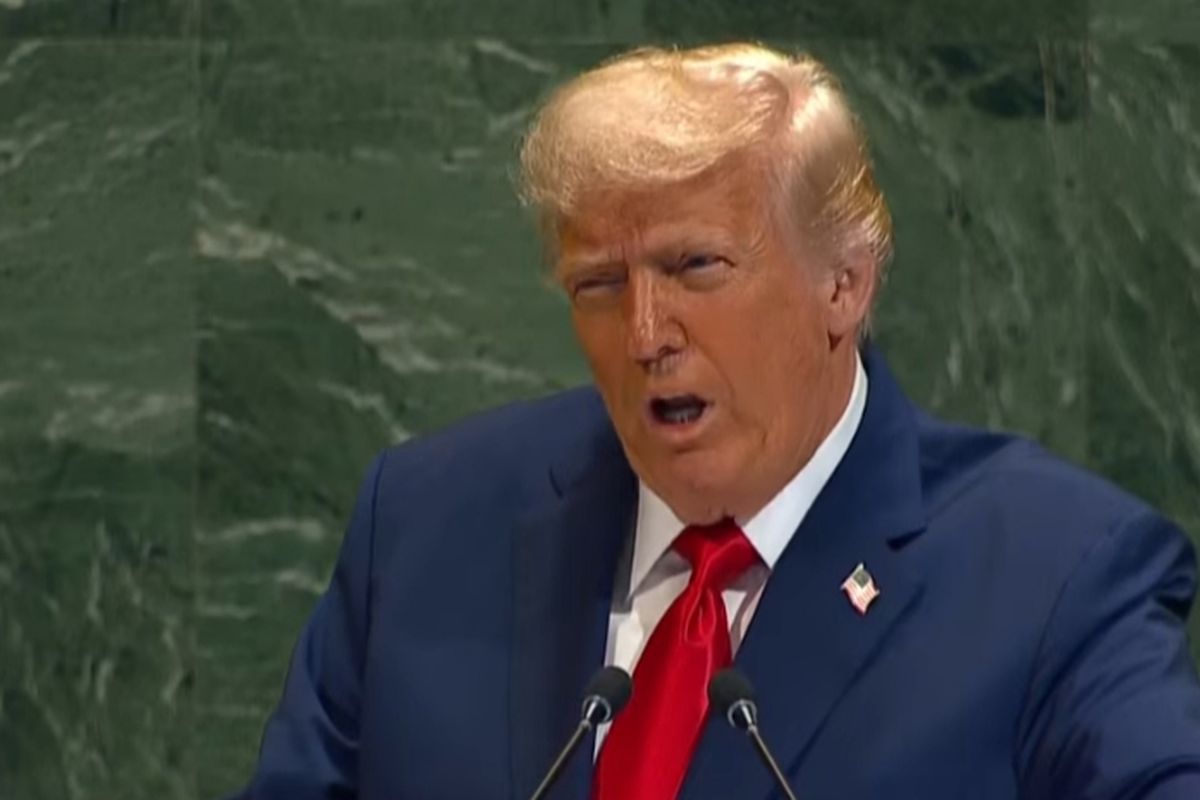 donald trump banggakan persenjataan amerika