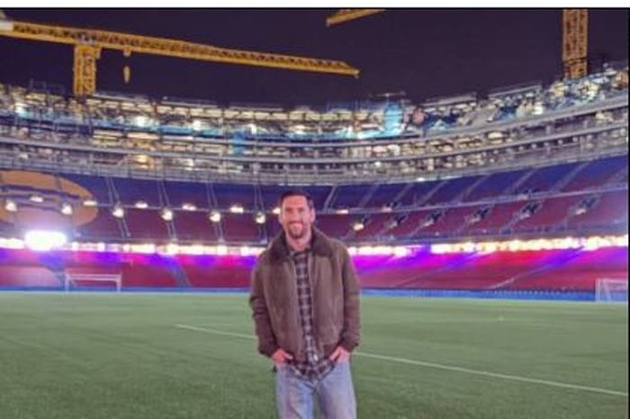 lionel messi diam-diam kunjungi stadion camp nou