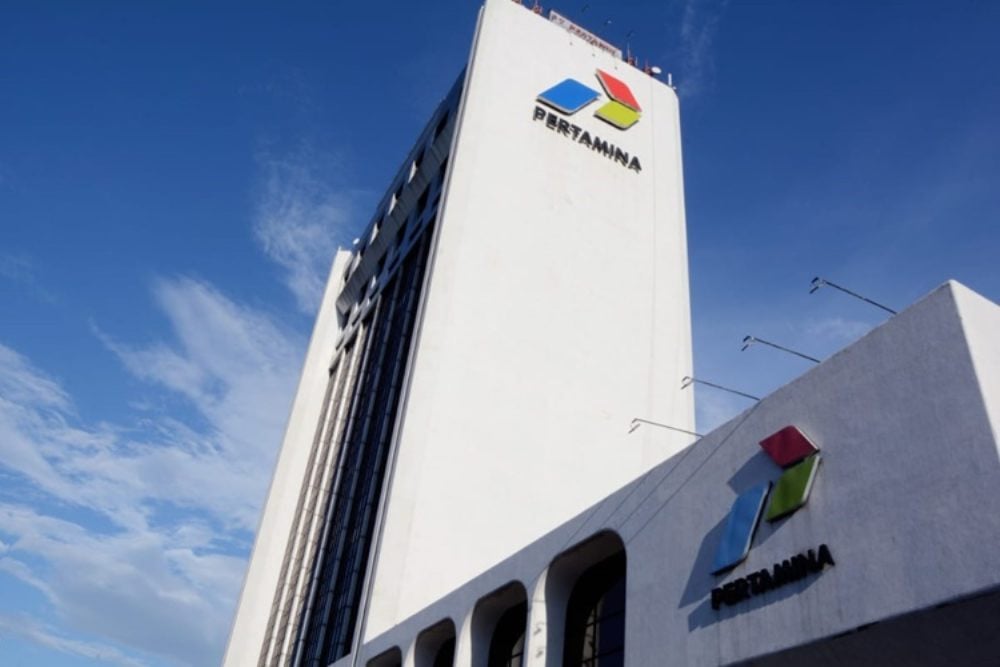 pt pertamina catat laba