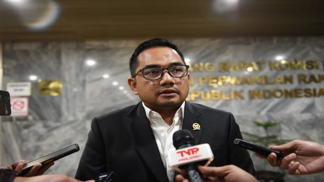 dpr ri minta pemerintah tegaskan jumlah asn