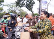 Berbagi Berkah Bulan Ramadhan 1447 H, Kajati Sumut Bagikan Ratusan Paket Takjil