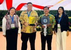 Satu-satunya dari Sumut, Kabupaten Samosir Terima Penghargaan Sertifikat Menuju Kota Bersih