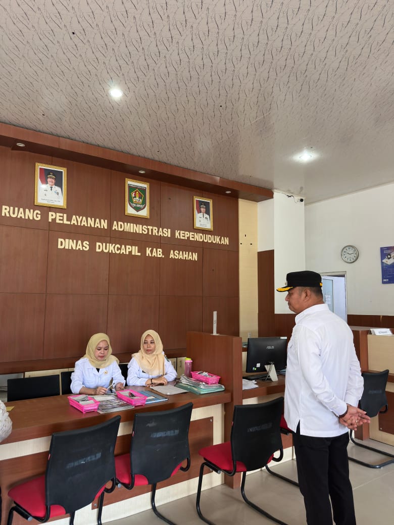 Bupati Asahan Tinjau Pelayanan Publik (MPP), Dinas Sosial, Dinas Kesehatan, Dinas Kependudukan, Rabu (25/3).