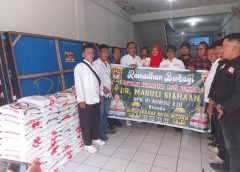 Dr Maruli Siahaan Bagikan Paket Bantuan Idulfitri