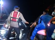 Seluruh Penumpang Selamat, Polairud Tanjung Tiram Evakuasi Kapal Nelayan Rusak di Pesisir Pulau Salah Namo