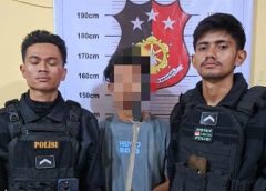 Personel Dit Samapta Polda Sumut Amankan Pemuda Bawa Samurai