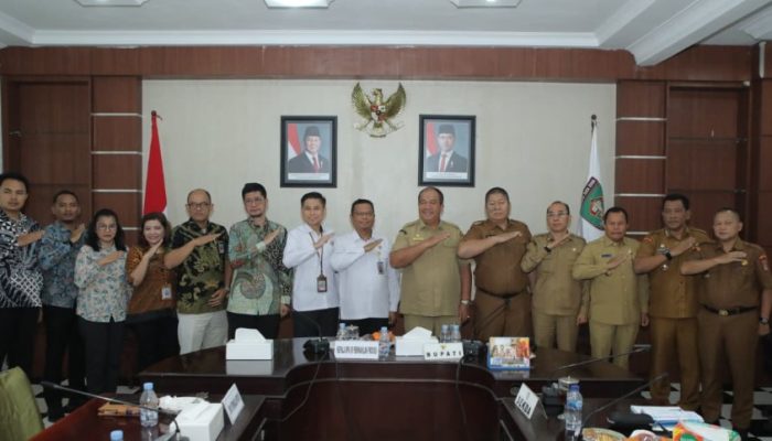 Bupati Asahan Taufik Zainal Abidin SSos MSi bersama OPD menyambut kunjungan kerja Kepala BPK perwakilan Sumut diaula Mawar, Senin (6/4).