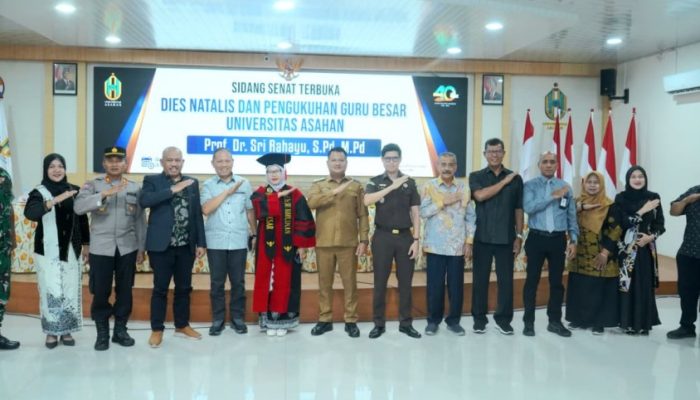 Wakil Bupati Asahan Rianto SH MAP hadiri Dies Natalis ke 40 Universitas Asahan (UNA) sekaligus pengukuhan Prof Dr Sri Rahayu SPd MPd sebagai guru besar UNA diaula Zulfirman Siregar, Selasa (28/4).
